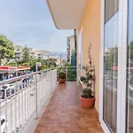 3 Bedroom 1,5 Bt Flat Balcony A C Wi-fi Lägenhet *